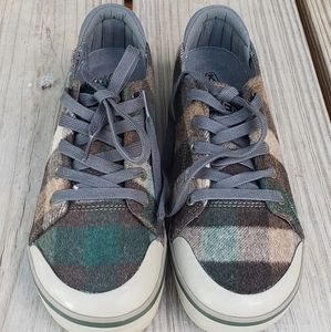 Keen Elsa III Lace Up Sneaker